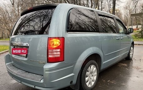 Chrysler Town & Country V рестайлинг, 2008 год, 1 260 000 рублей, 3 фотография