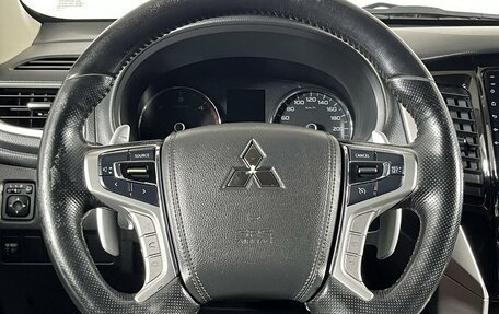 Mitsubishi Pajero Sport III рестайлинг, 2018 год, 2 825 000 рублей, 15 фотография