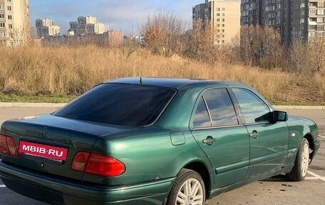 Mercedes-Benz E-Класс, 1997 год, 290 000 рублей, 4 фотография