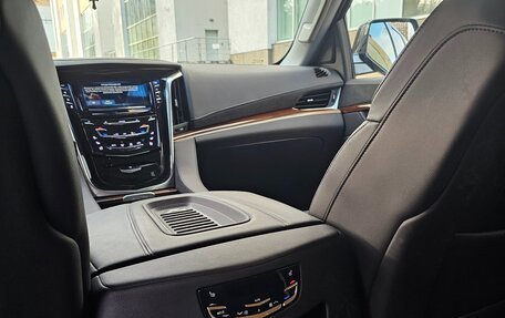 Cadillac Escalade IV, 2019 год, 7 200 000 рублей, 7 фотография