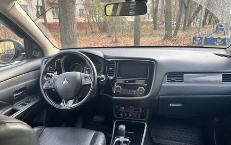 Mitsubishi Outlander III рестайлинг 3, 2019 год, 2 200 000 рублей, 7 фотография