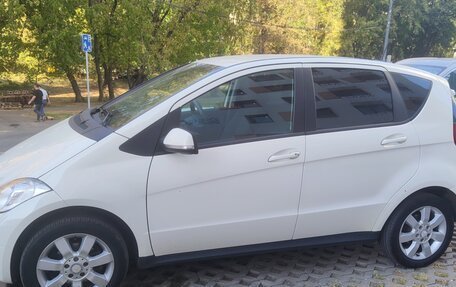 Mercedes-Benz A-Класс, 2011 год, 850 000 рублей, 3 фотография