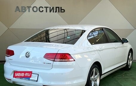 Volkswagen Passat B8 рестайлинг, 2016 год, 1 630 000 рублей, 3 фотография