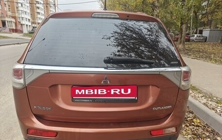 Mitsubishi Outlander III рестайлинг 3, 2012 год, 1 500 000 рублей, 8 фотография