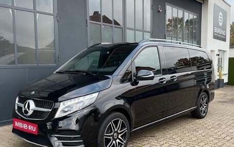 Mercedes-Benz V-Класс, 2024 год, 15 654 729 рублей, 2 фотография