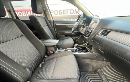 Mitsubishi Outlander III рестайлинг 3, 2018 год, 2 180 000 рублей, 10 фотография