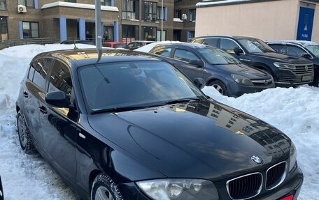 BMW 1 серия, 2010 год, 850 000 рублей, 1 фотография