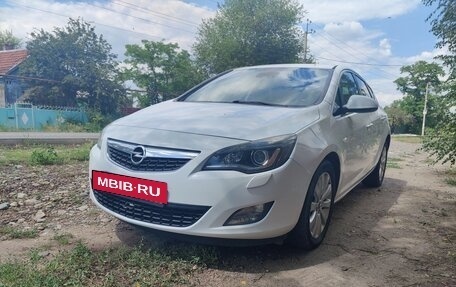 Opel Astra J, 2010 год, 670 000 рублей, 2 фотография