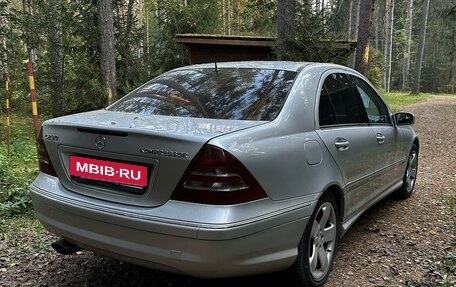 Mercedes-Benz C-Класс, 2004 год, 730 000 рублей, 3 фотография