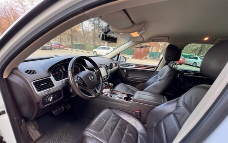 Volkswagen Touareg III, 2013 год, 2 420 000 рублей, 14 фотография