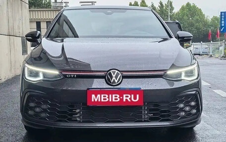 Volkswagen Golf GTI, 2021 год, 2 880 000 рублей, 2 фотография