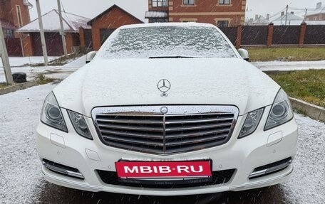 Mercedes-Benz E-Класс, 2012 год, 2 990 000 рублей, 1 фотография