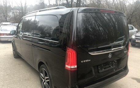 Mercedes-Benz V-Класс, 2019 год, 15 300 000 рублей, 24 фотография