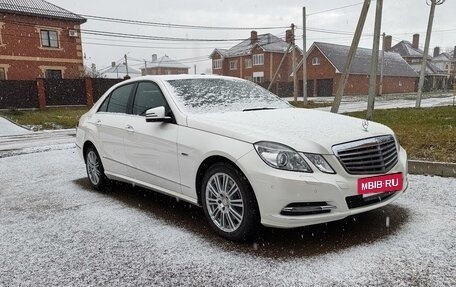 Mercedes-Benz E-Класс, 2012 год, 2 990 000 рублей, 4 фотография