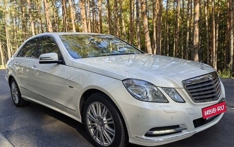 Mercedes-Benz E-Класс, 2012 год, 2 990 000 рублей, 10 фотография