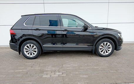 Volkswagen Tiguan II, 2017 год, 2 605 000 рублей, 8 фотография