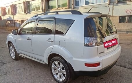 Mitsubishi Outlander III рестайлинг 3, 2011 год, 1 650 000 рублей, 12 фотография