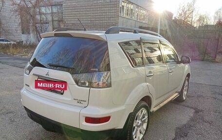 Mitsubishi Outlander III рестайлинг 3, 2011 год, 1 650 000 рублей, 10 фотография