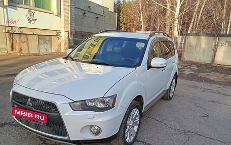 Mitsubishi Outlander III рестайлинг 3, 2011 год, 1 650 000 рублей, 16 фотография