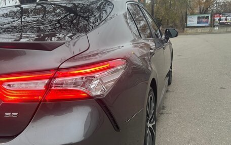 Toyota Camry, 2018 год, 2 650 000 рублей, 7 фотография