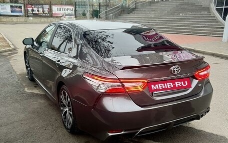 Toyota Camry, 2018 год, 2 650 000 рублей, 6 фотография