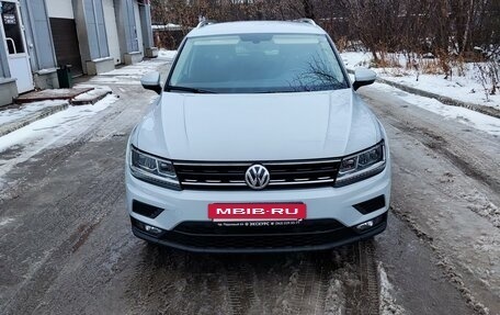 Volkswagen Tiguan II, 2018 год, 2 200 000 рублей, 5 фотография