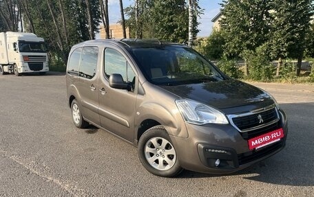 Peugeot Partner II рестайлинг 2, 2016 год, 1 350 000 рублей, 2 фотография