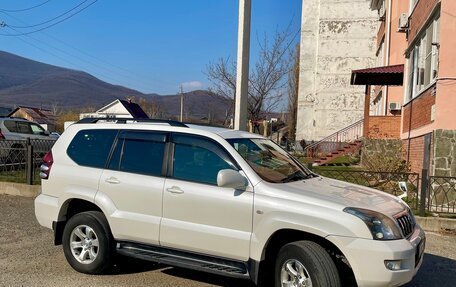 Toyota Land Cruiser Prado 120 рестайлинг, 2007 год, 2 370 000 рублей, 2 фотография