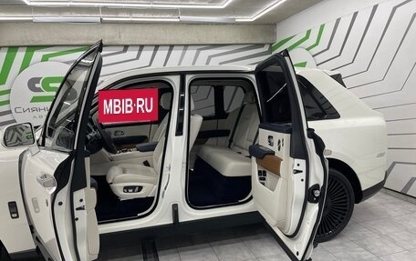 Rolls-Royce Cullinan, 2019 год, 38 900 000 рублей, 23 фотография