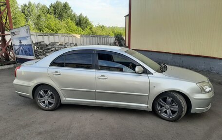 Toyota Avensis III рестайлинг, 2005 год, 700 000 рублей, 8 фотография