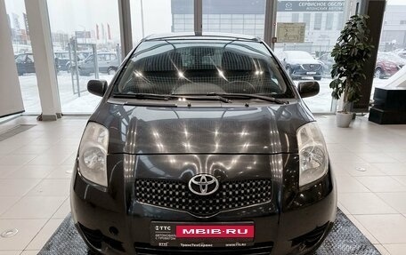 Toyota Yaris III рестайлинг, 2006 год, 569 000 рублей, 2 фотография