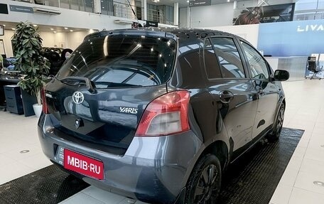 Toyota Yaris III рестайлинг, 2006 год, 569 000 рублей, 5 фотография