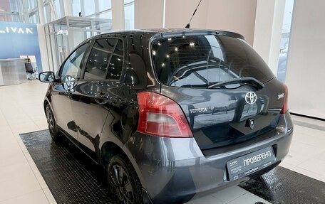 Toyota Yaris III рестайлинг, 2006 год, 569 000 рублей, 7 фотография