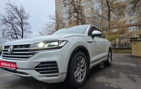 Volkswagen Touareg III, 2019 год, 5 750 000 рублей, 2 фотография