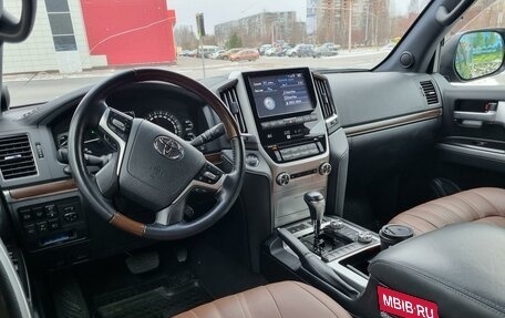 Toyota Land Cruiser 200, 2020 год, 8 219 000 рублей, 10 фотография