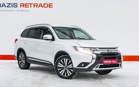 Mitsubishi Outlander III рестайлинг 3, 2018 год, 2 279 000 рублей, 3 фотография