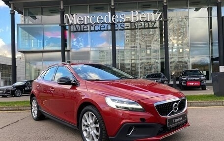 Volvo V40 Cross Country I, 2018 год, 2 390 000 рублей, 3 фотография