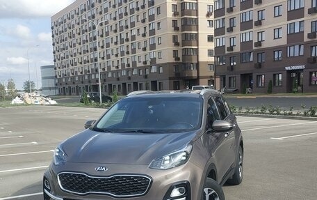 KIA Sportage IV рестайлинг, 2020 год, 2 420 000 рублей, 2 фотография