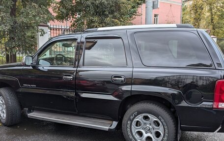 Cadillac Escalade II, 2004 год, 1 750 000 рублей, 5 фотография