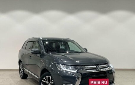 Mitsubishi Outlander III рестайлинг 3, 2018 год, 1 749 000 рублей, 8 фотография