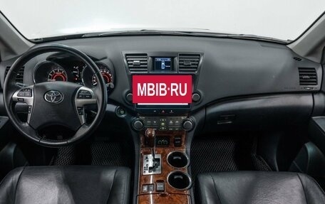 Toyota Highlander III, 2012 год, 2 497 000 рублей, 11 фотография