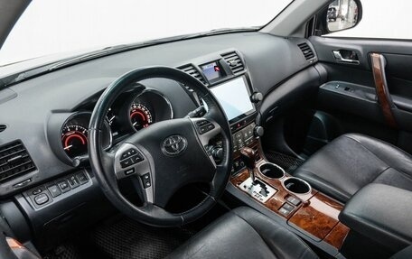 Toyota Highlander III, 2012 год, 2 497 000 рублей, 14 фотография