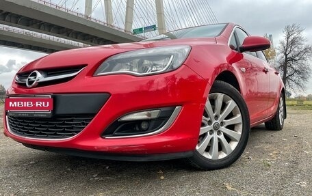 Opel Astra J, 2013 год, 1 049 000 рублей, 2 фотография