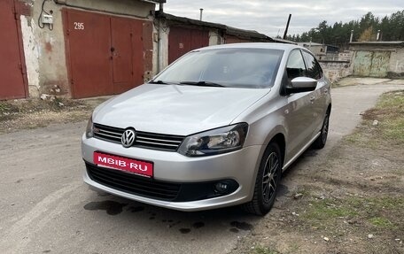 Volkswagen Polo VI (EU Market), 2011 год, 650 000 рублей, 1 фотография