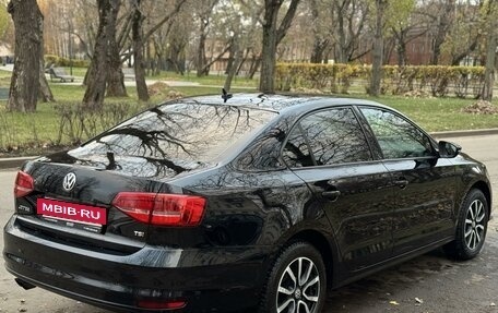 Volkswagen Jetta VI, 2015 год, 1 420 000 рублей, 2 фотография