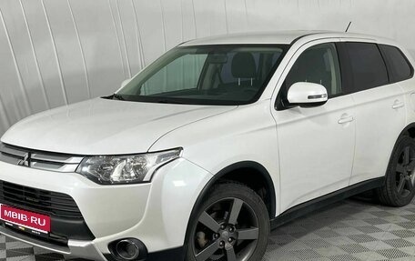 Mitsubishi Outlander III рестайлинг 3, 2014 год, 1 600 000 рублей, 1 фотография