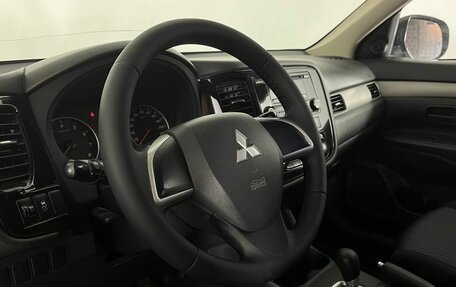 Mitsubishi Outlander III рестайлинг 3, 2014 год, 1 600 000 рублей, 13 фотография