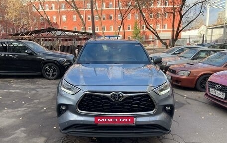 Toyota Highlander, 2021 год, 5 850 000 рублей, 2 фотография