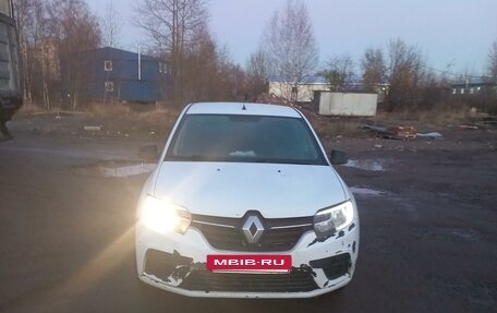 Renault Logan II, 2018 год, 520 000 рублей, 2 фотография