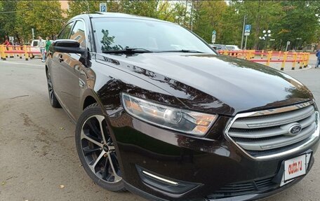 Ford Taurus VI рестайлинг, 2014 год, 2 150 000 рублей, 2 фотография